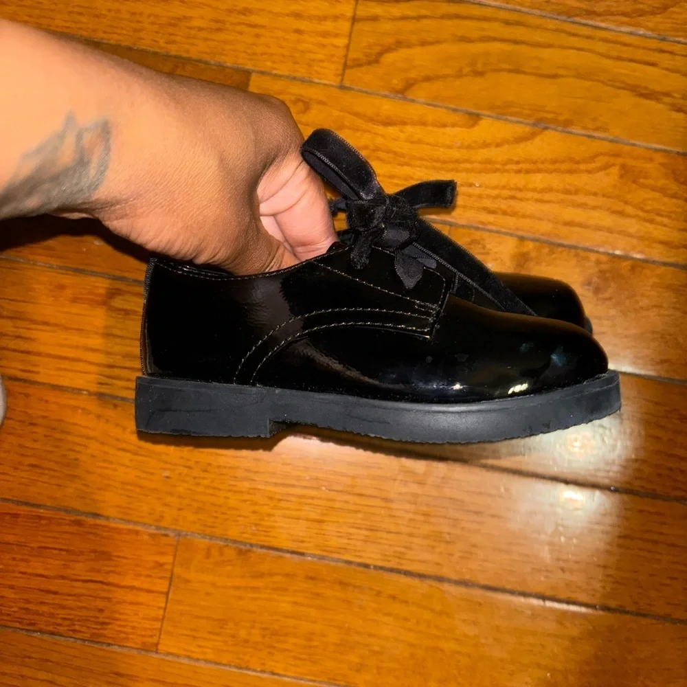 Zara Black Dress Shoes with Decorative Bows